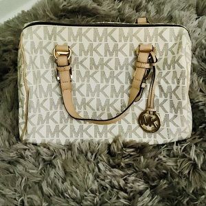 MICHAEL KORS (Barely used) Womens Handbag